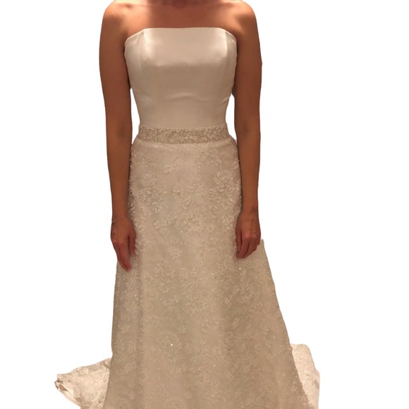 NWOT Ivory Wedding Dress - Picture 3 of 11